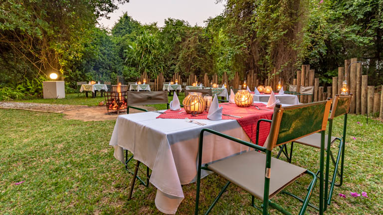 Gecko Lodge South Africa’s popular Safari Lodge on the edge of Kruger National Park warmly welcomes you! Luxurious accommodation with character, charm and exclusiveness